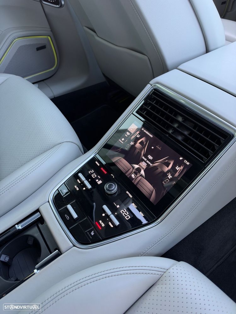 Porsche Panamera - 23