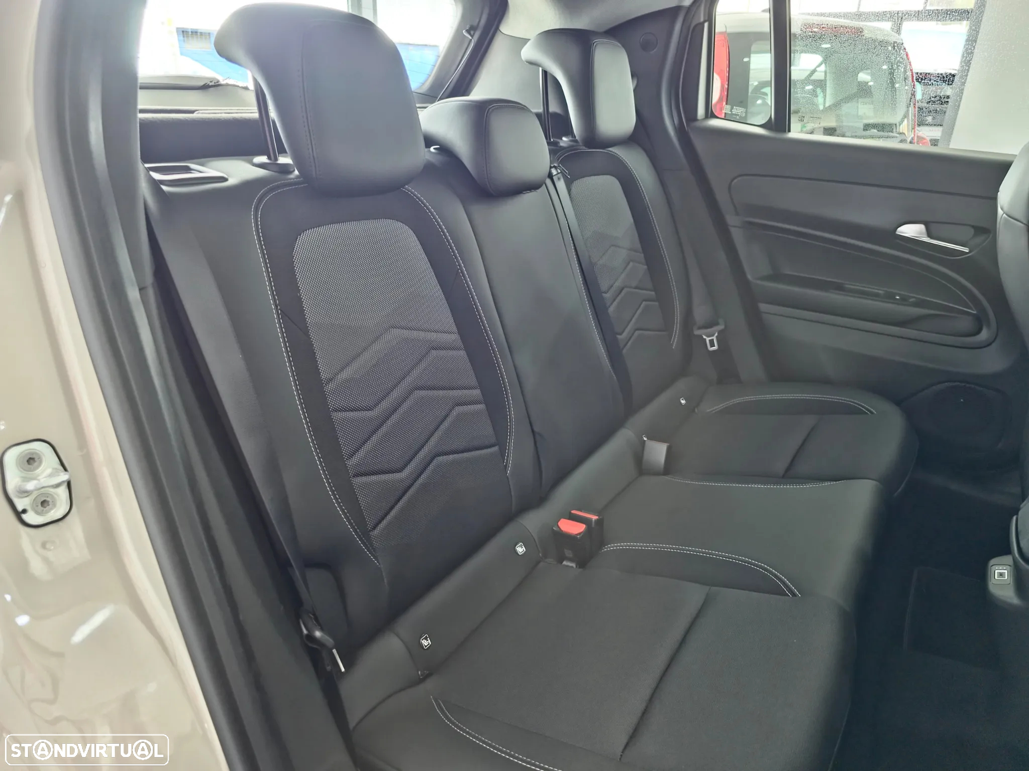 Jeep Avenger 1.2 GSE T3 Altitude - 16