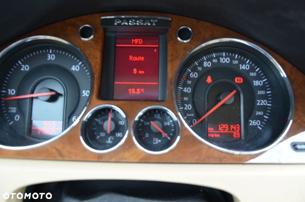 Volkswagen Passat 2.0 TDI DPF Highline - 21