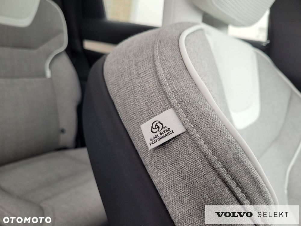 Volvo EX90 - 37