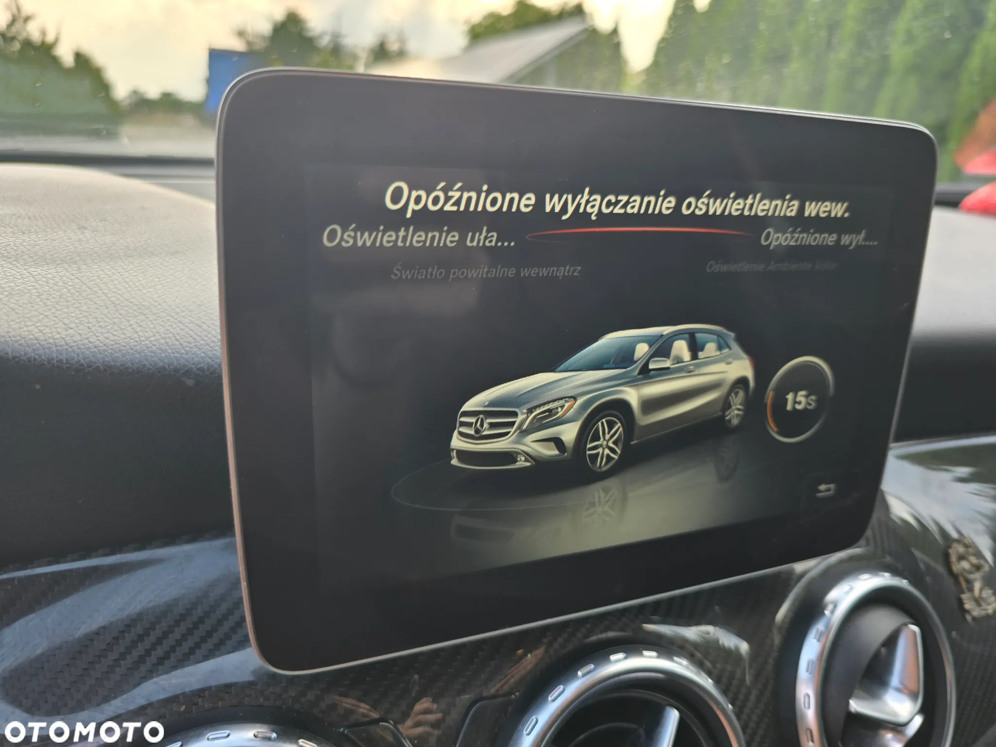 Mercedes-Benz GLA - 32
