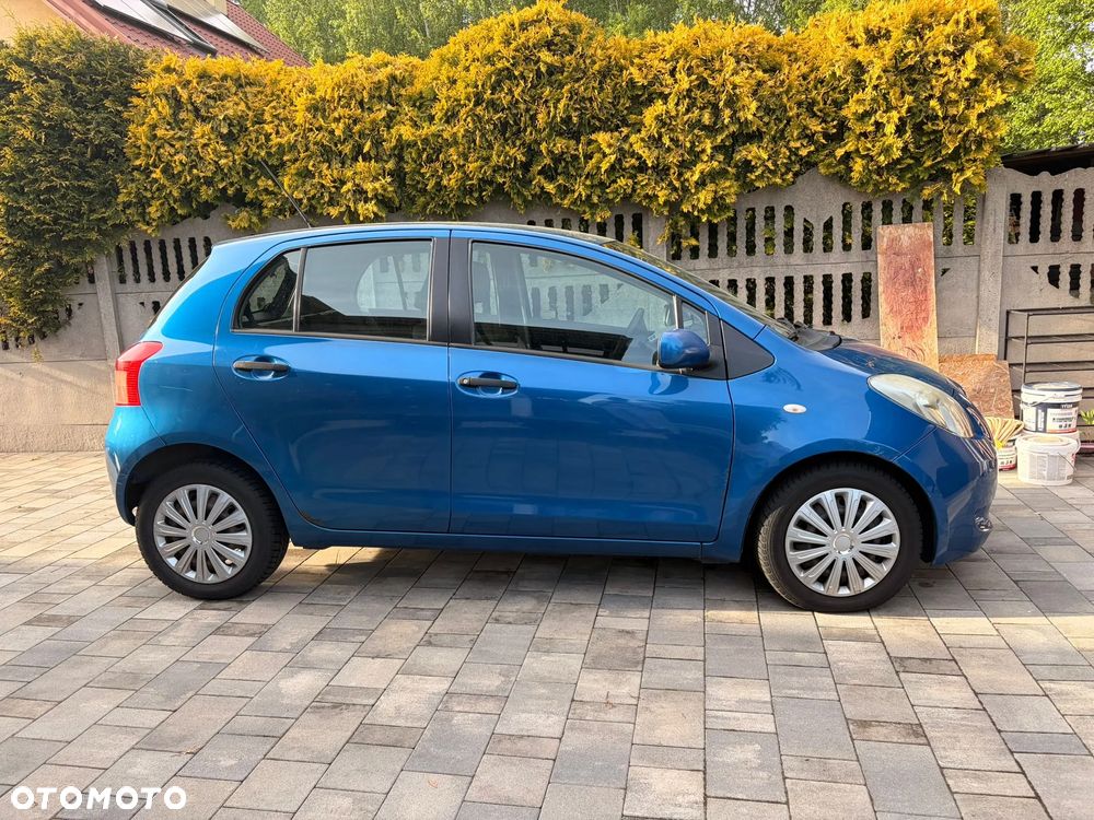Toyota Yaris - 1