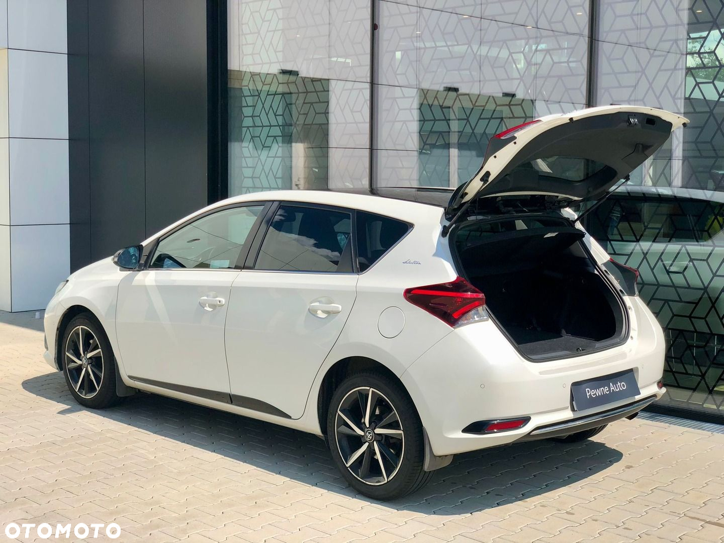 Toyota Auris 1.6 Selection - 35