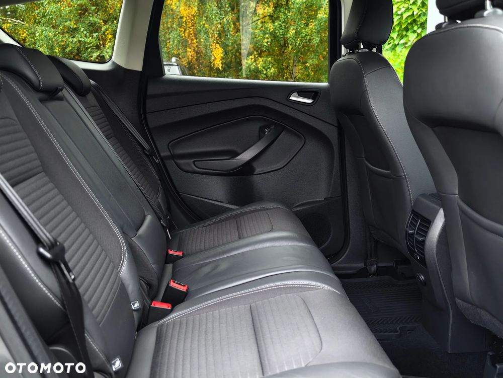 Ford Kuga 2.0 TDCi FWD Titanium - 33