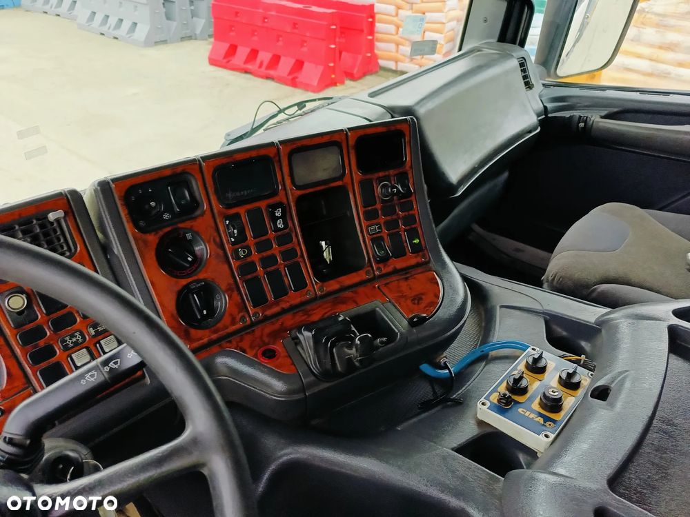 Scania 114 CB 8X4 - 11