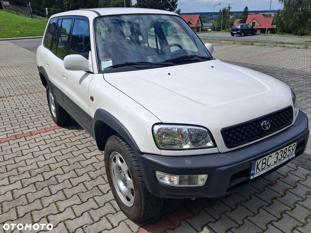 Toyota RAV4 2.0 GLi - 10