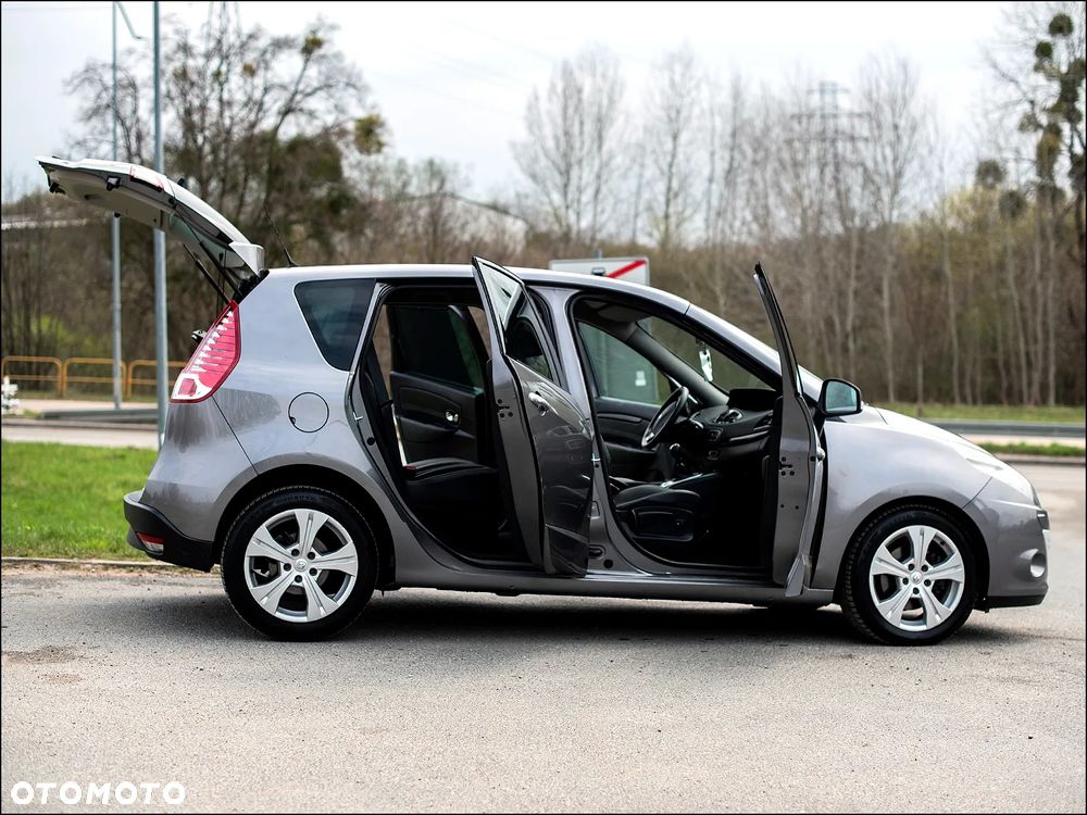 Renault Scenic - 16