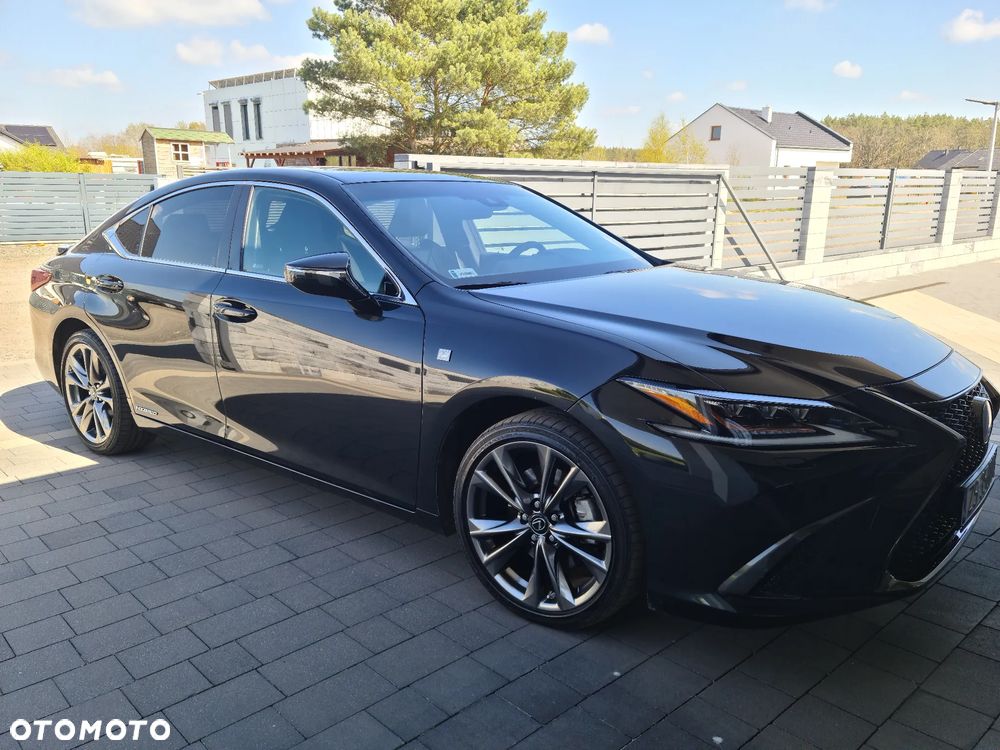 Lexus ES 300h F Sport Edition - 1