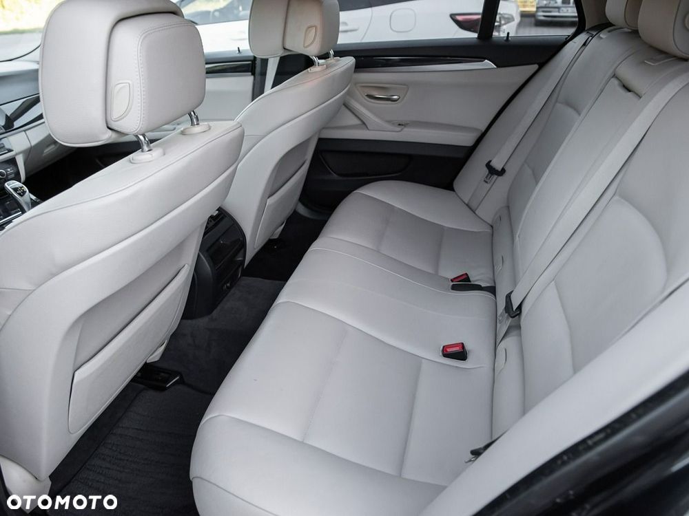 BMW Seria 5 520d Luxury Line - 8