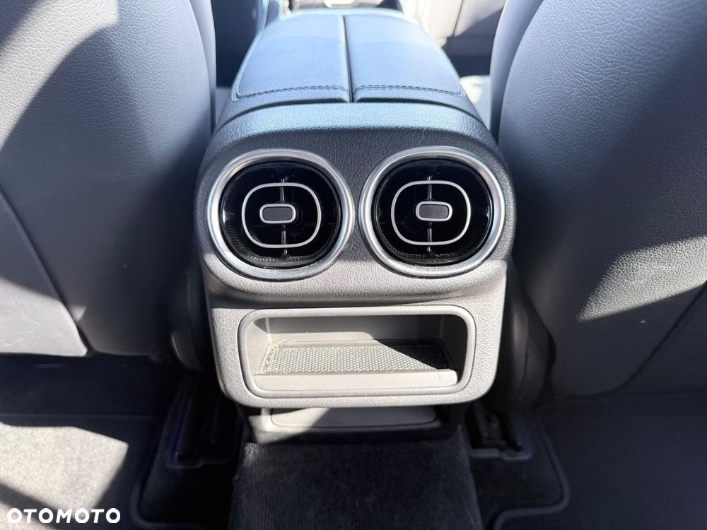 Mercedes-Benz GLC - 23