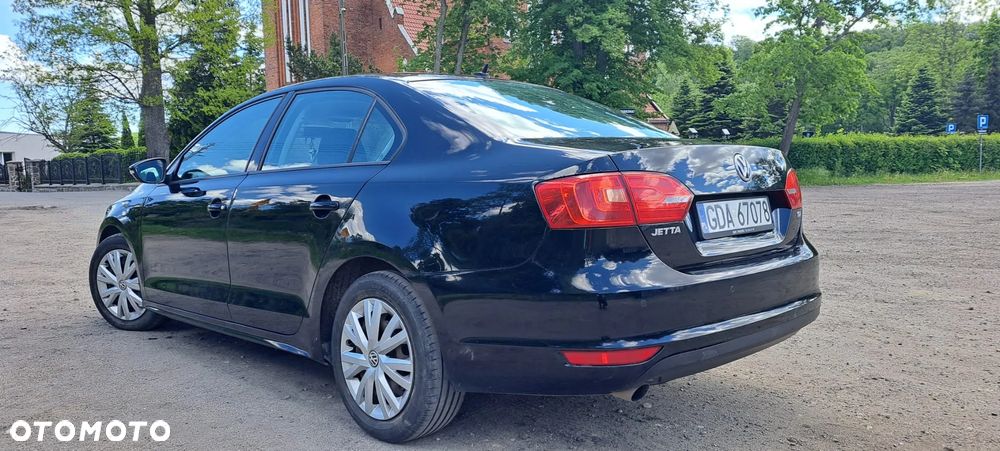Volkswagen Jetta 1.6 TDI Comfortline - 10