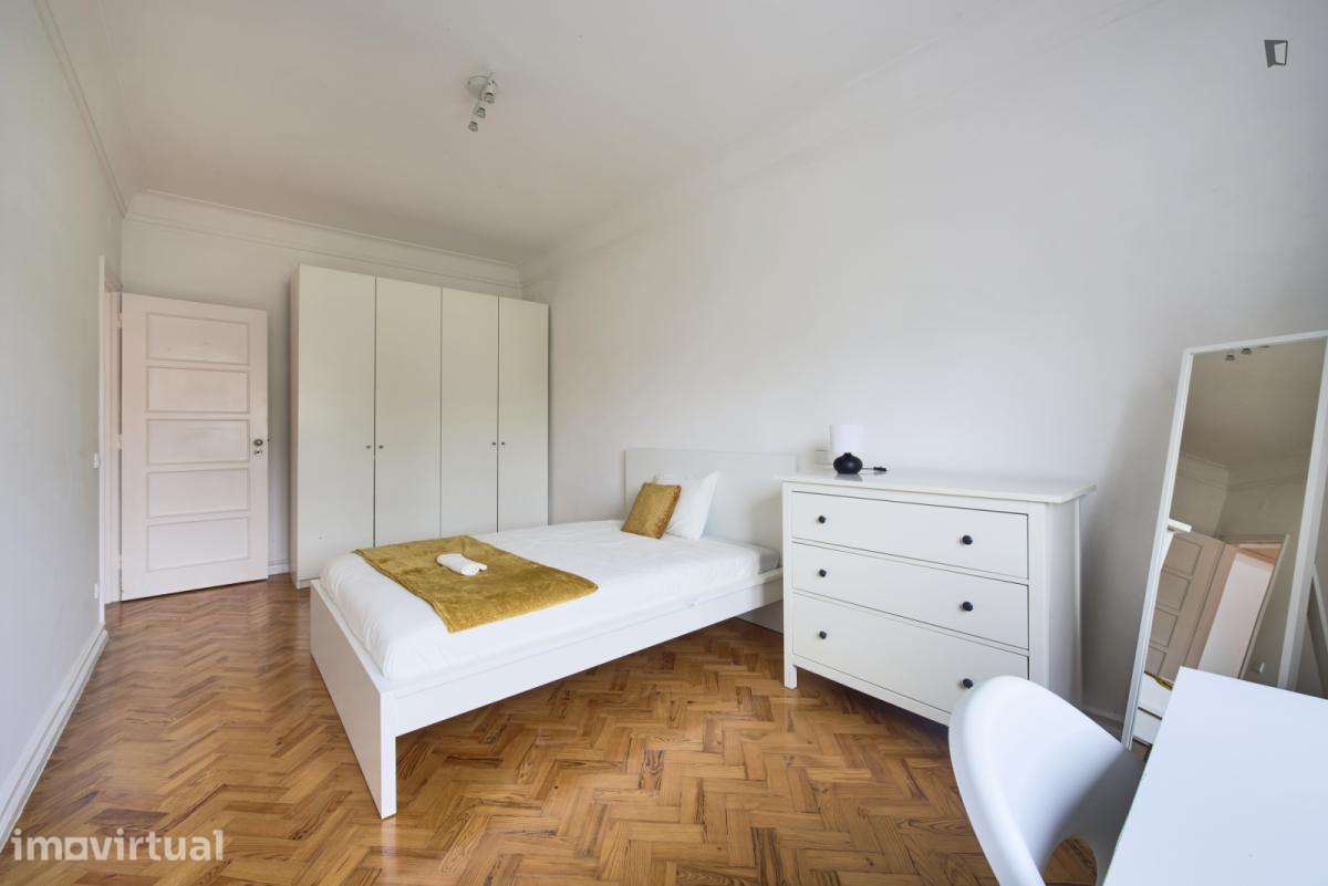 Quarto - localizado em Entrecampos Lisbon - Grande imagem: 4/51