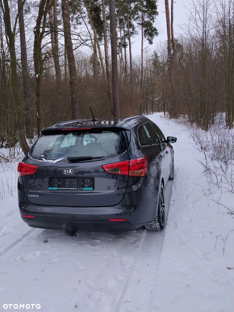 Kia Ceed 1.6 GDI DCT Spirit - 4