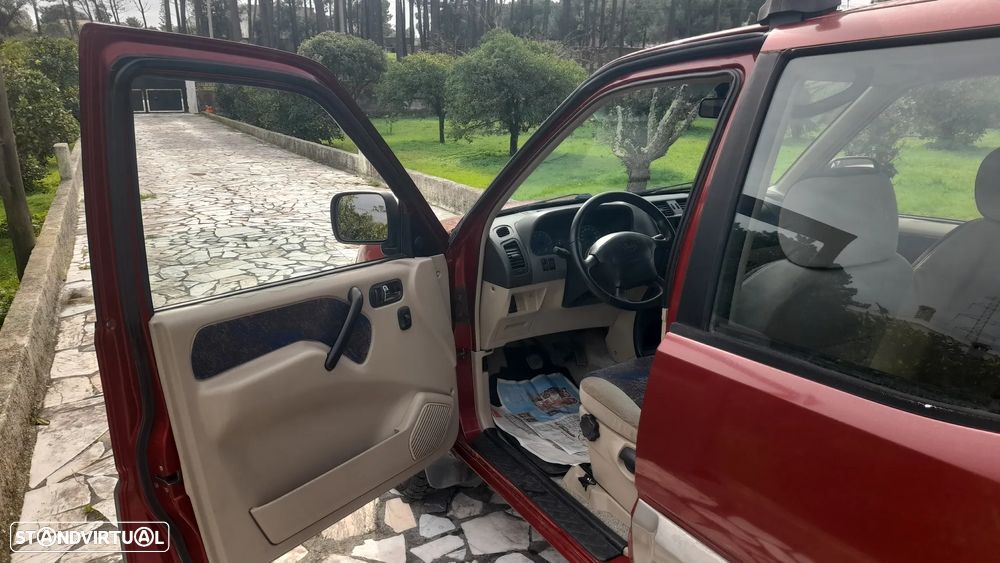 Nissan Terrano II 2.7 TDi Luxury - 12