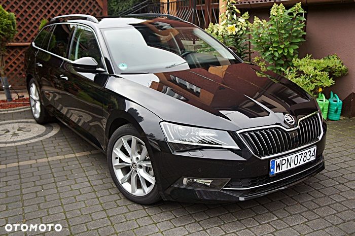 Skoda Superb 2.0 TDI DSG Sportline - 18