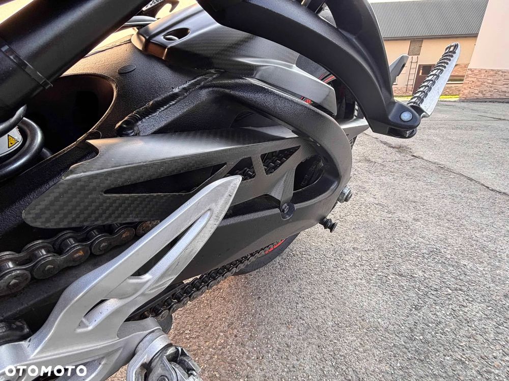 Suzuki GSX 1000 - 15