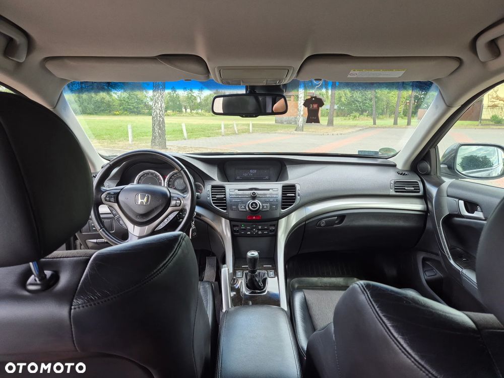Honda Accord 2.0 Executive - 12