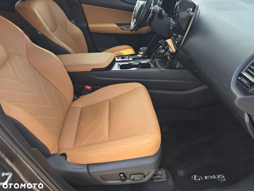 Lexus NX 350h Omotenashi AWD - 9