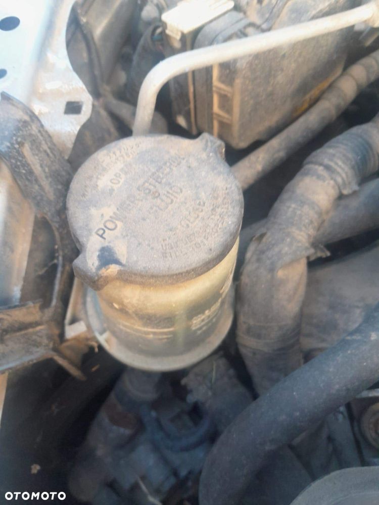 ZBIORNICZEK PŁYNU WSPOMAGANIA TOYOTA RAV4 2001-2005
