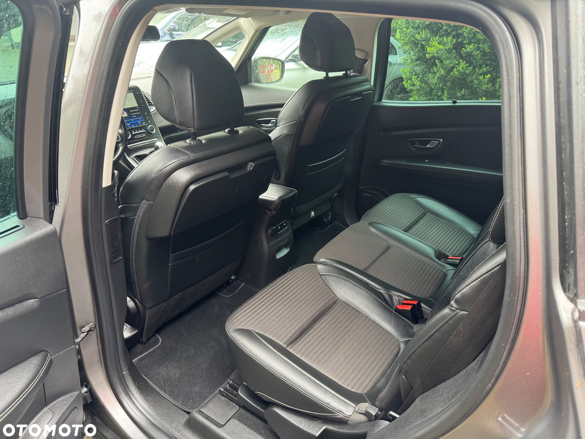 Renault Grand Scenic - 16