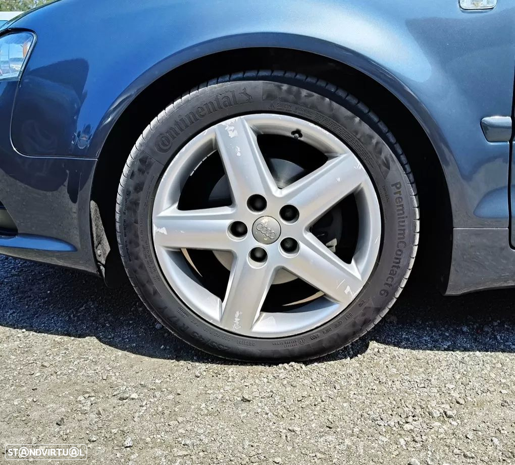 Audi A4 Cabrio 2.0 TDi S-line - 33
