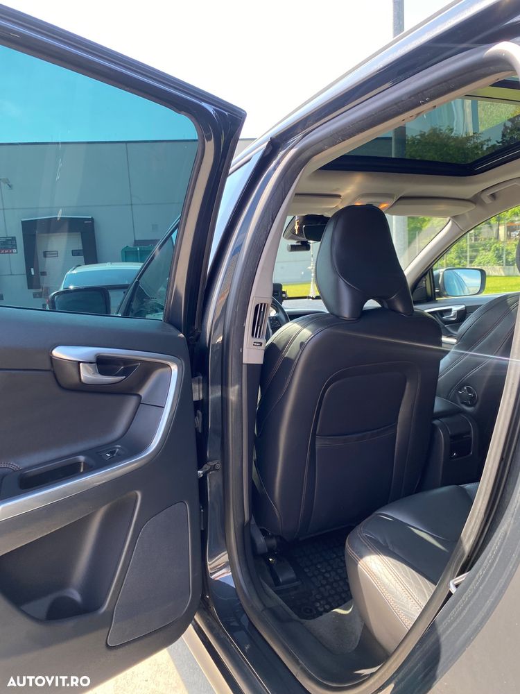 Volvo XC 60 D5AWD Summum - 12