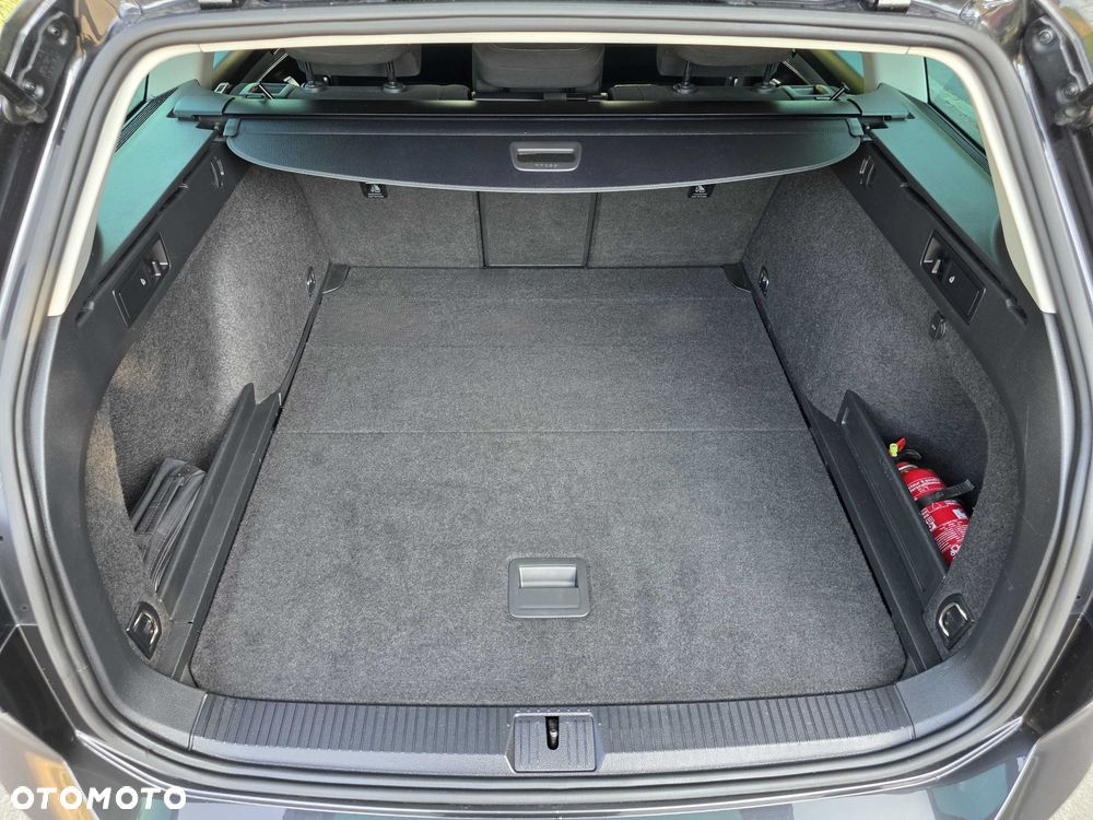 Volkswagen Passat - 8