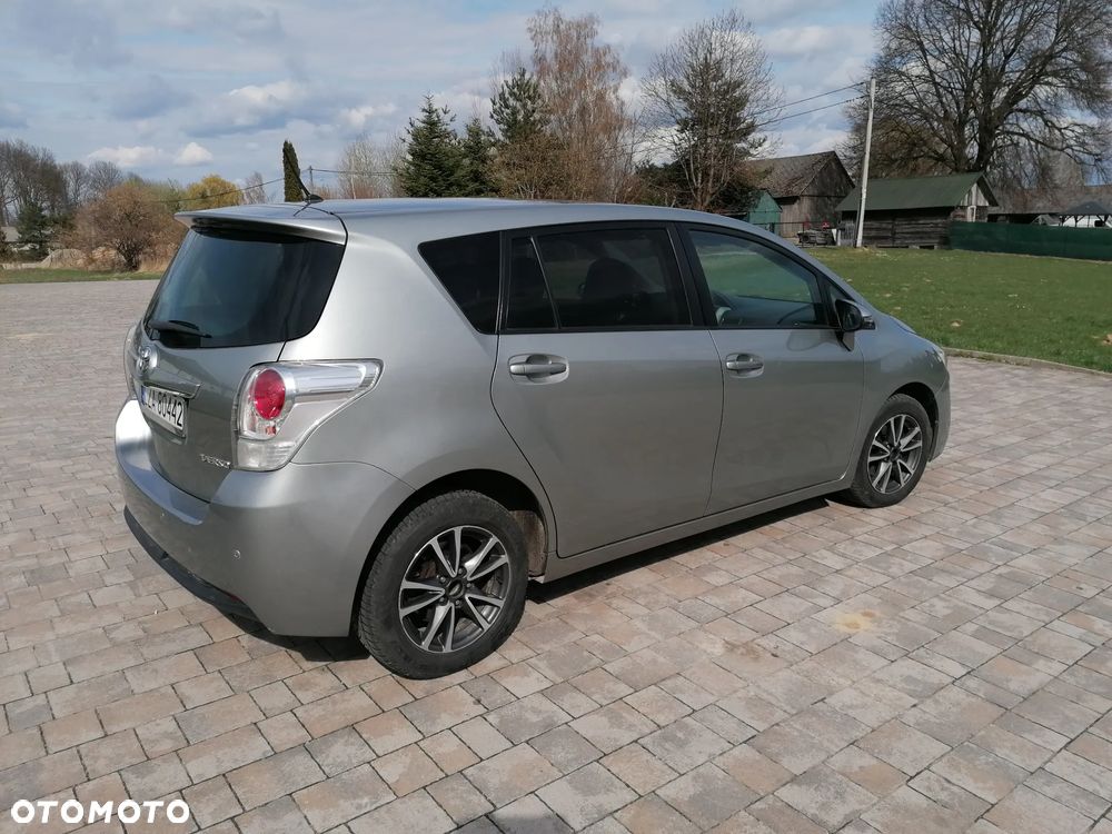 Toyota Verso 2.0 D-4D Active - 7