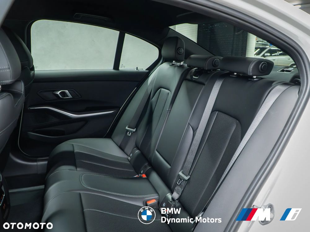 BMW Seria 3 318i - 24