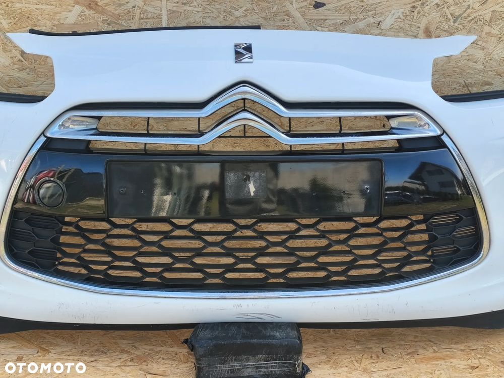 Citroen DS3 10-16r zderzak przód przedni LED - 3