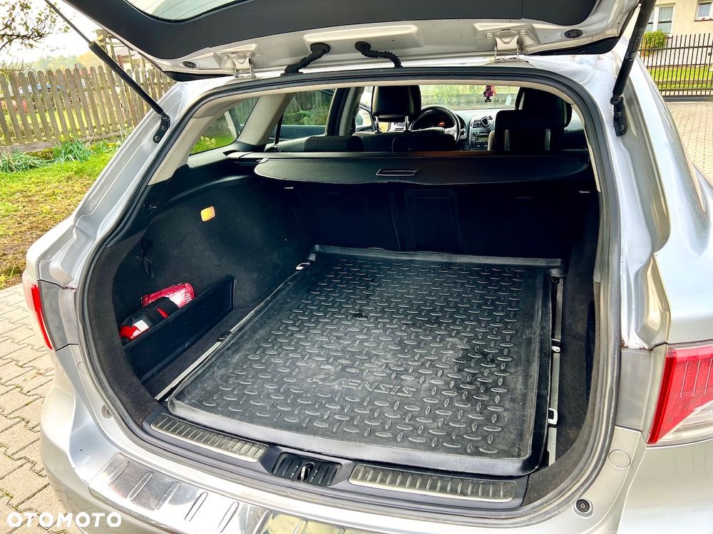 Toyota Avensis 2.2 D-4D Premium - 10