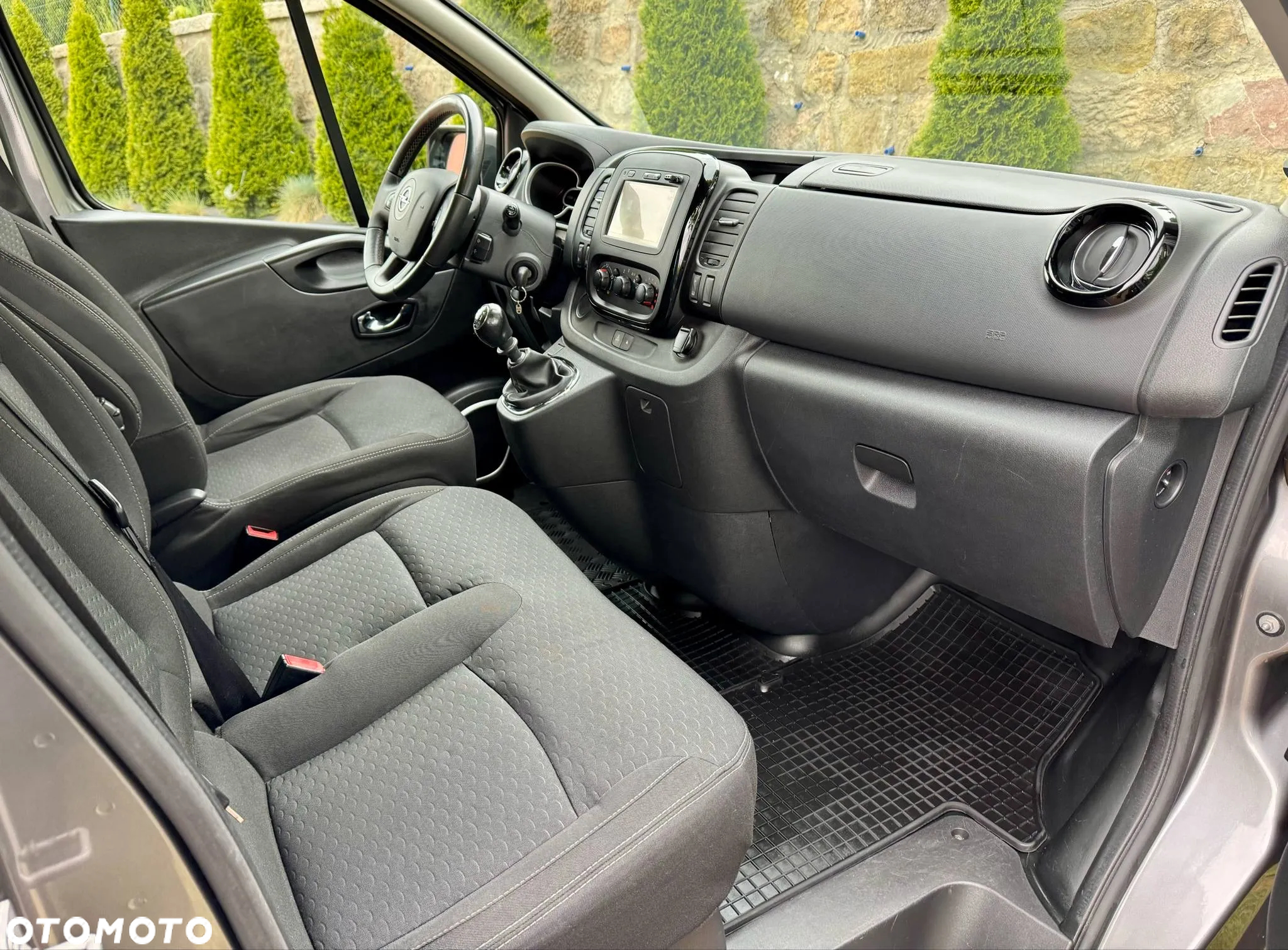 Opel Vivaro L2H1 2,9t Elegance Premium - 8