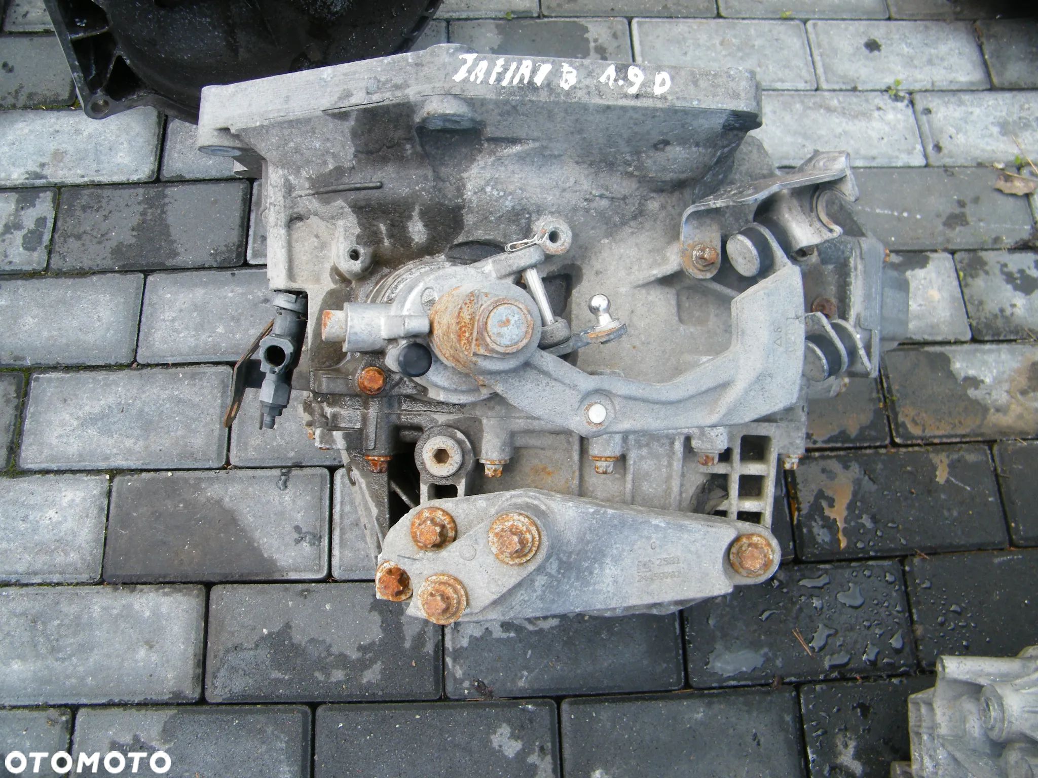 Skrzynia biegów manualna MZ4 FGP 55186623 Opel Zafira B 1.9 CDTI - 1