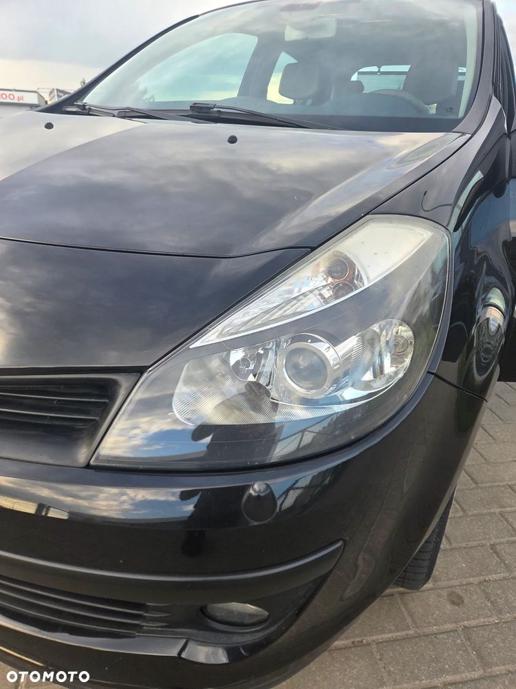 Renault Clio - 10