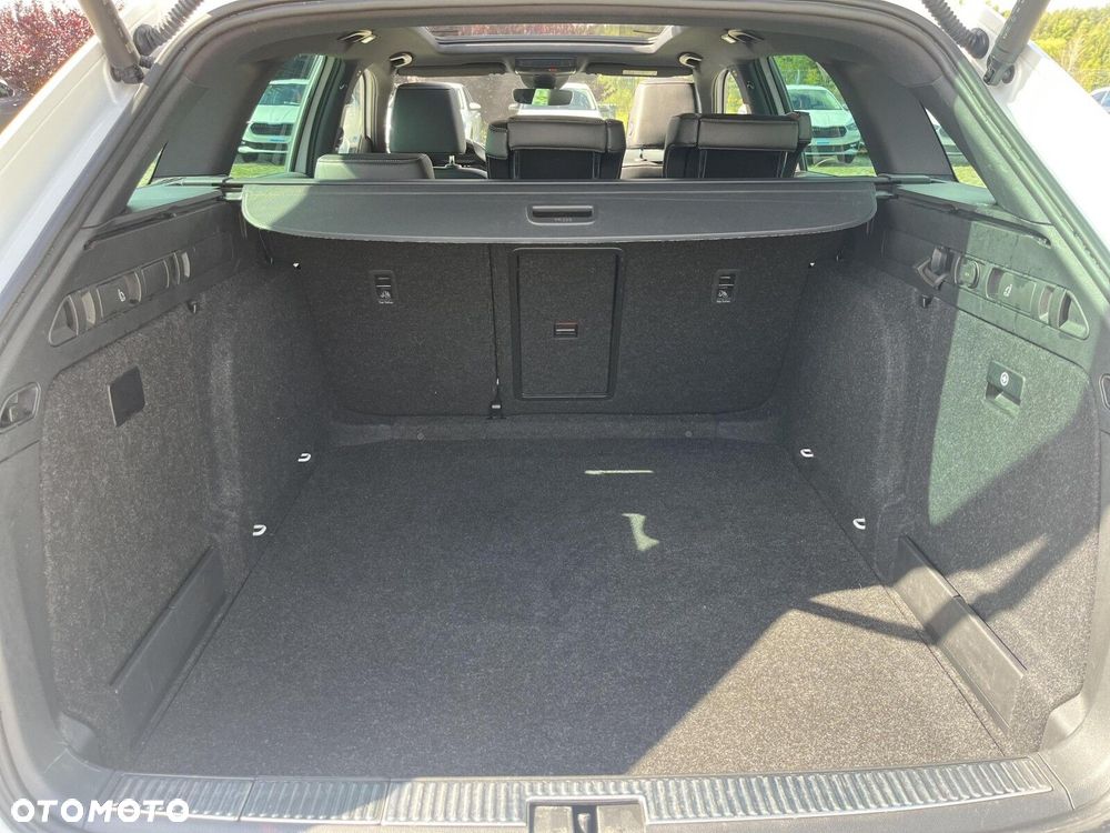 Skoda Superb 2.0 TDI SCR L&K DSG - 17