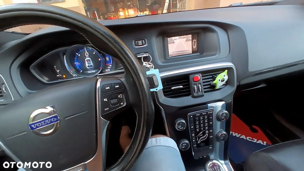 Volvo V40 D2 R-Design - 18