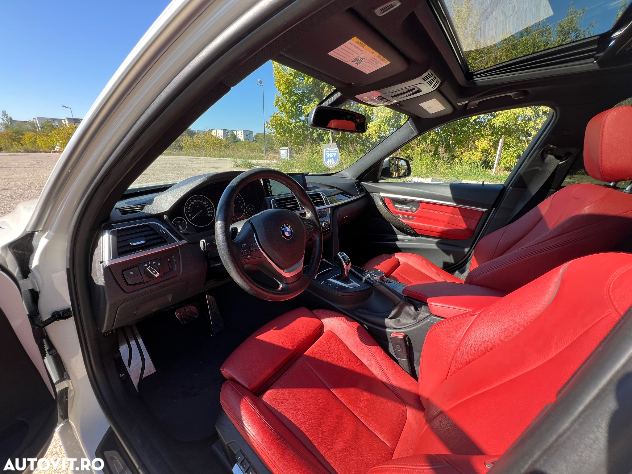 BMW Seria 3 330i Touring Aut. Sport Line - 9