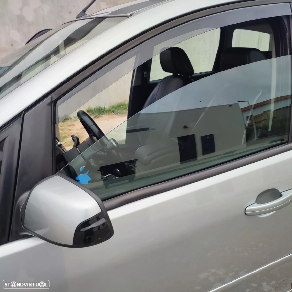 Ford Focus C-Max 1.6 TDCi Ghia - 24