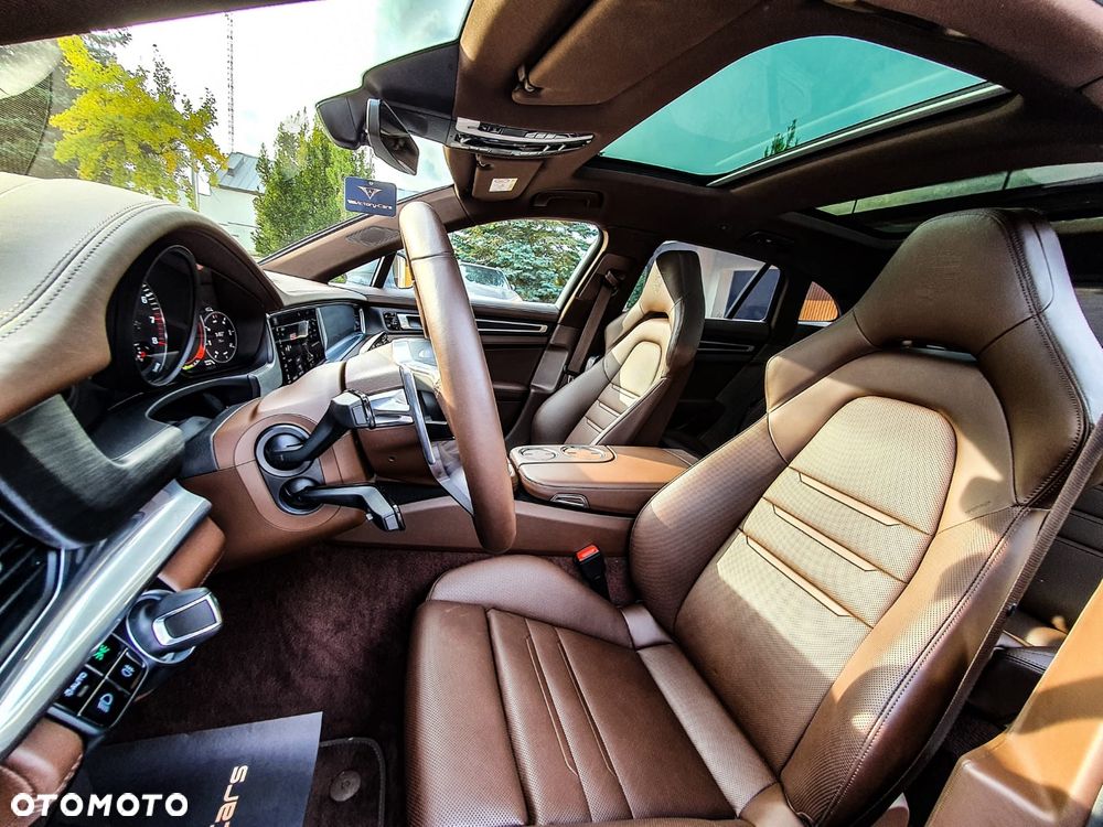 Porsche Panamera - 35