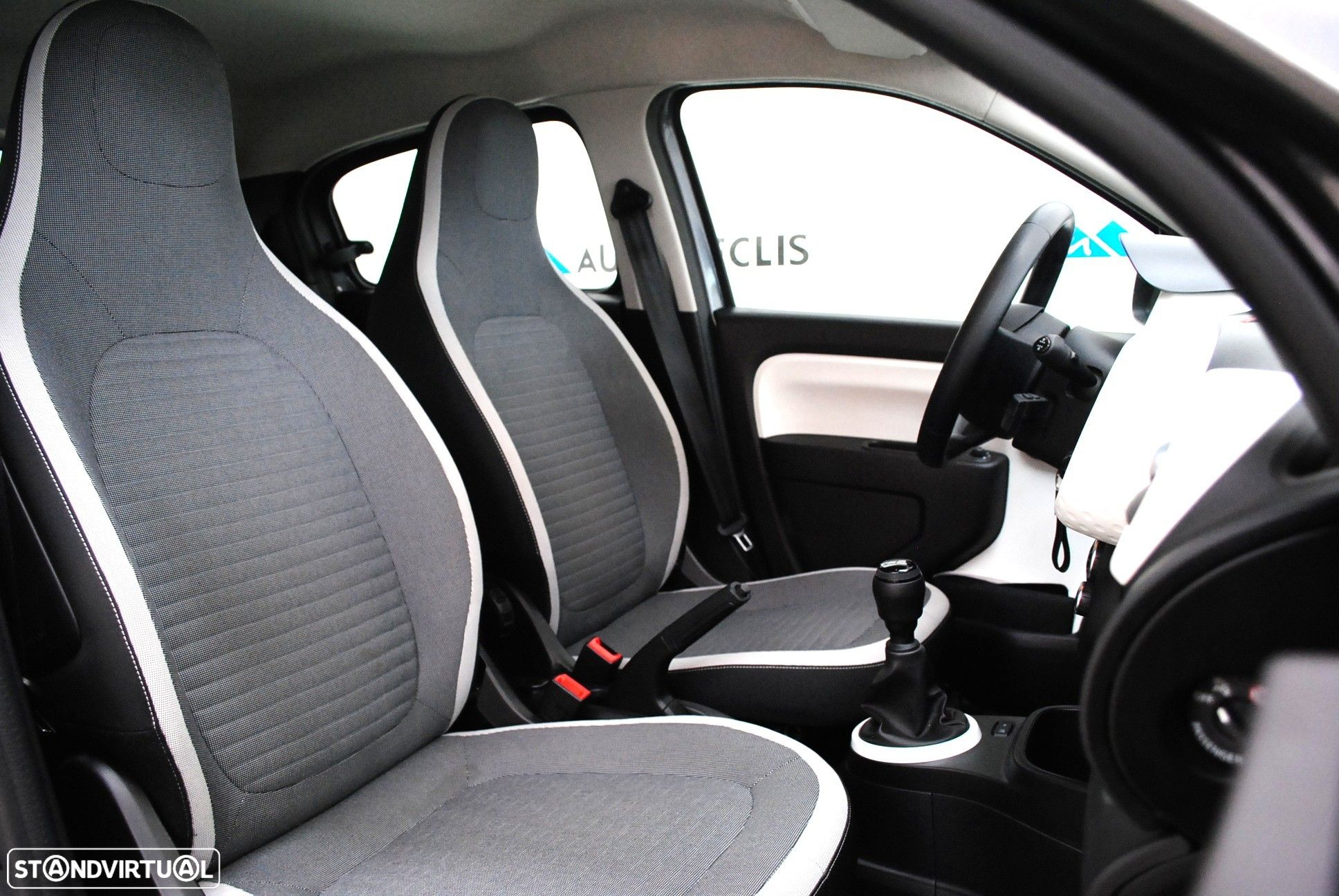 Renault Twingo 1.0 SCe Equilibre - 17