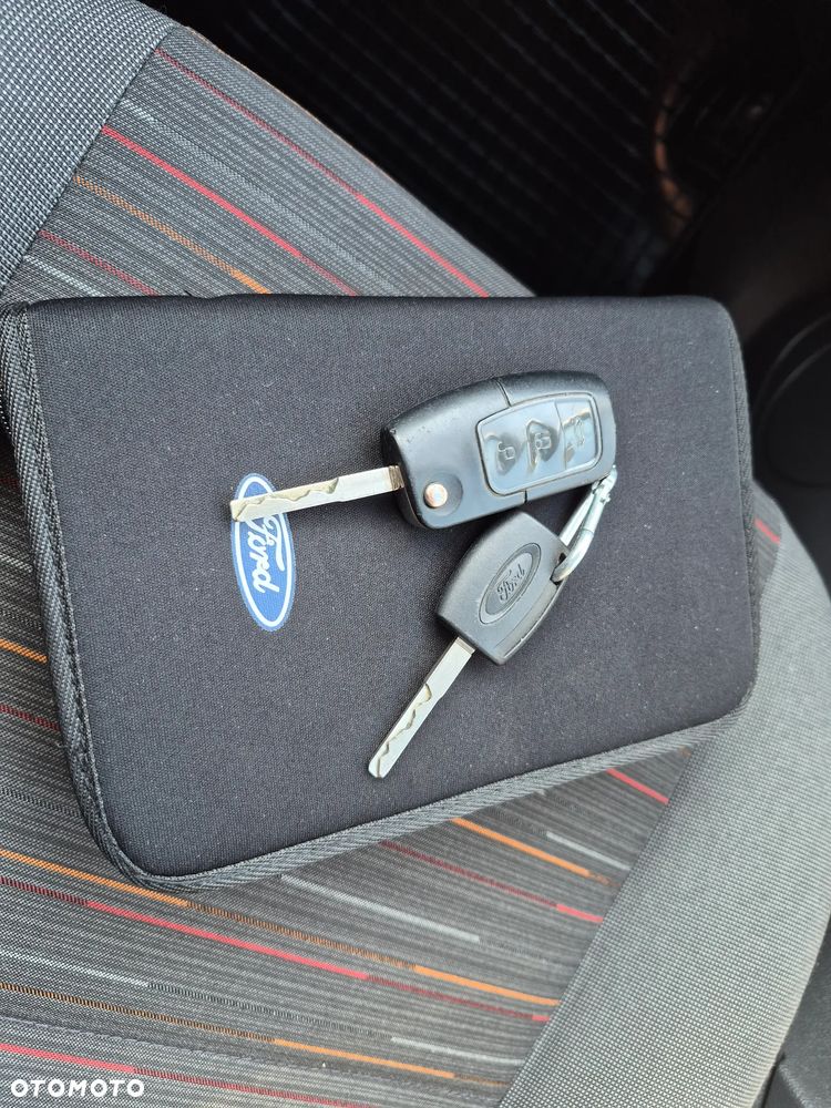 Ford C-MAX 1.8 Style+ - 32