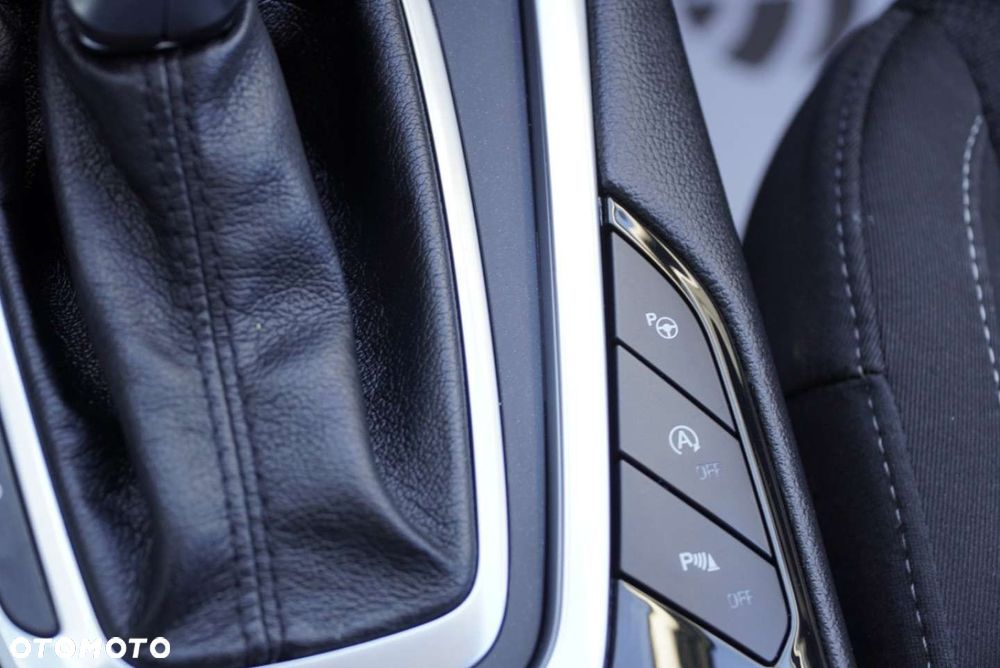 Ford S-Max 2.0 TDCi Titanium PowerShift - 24