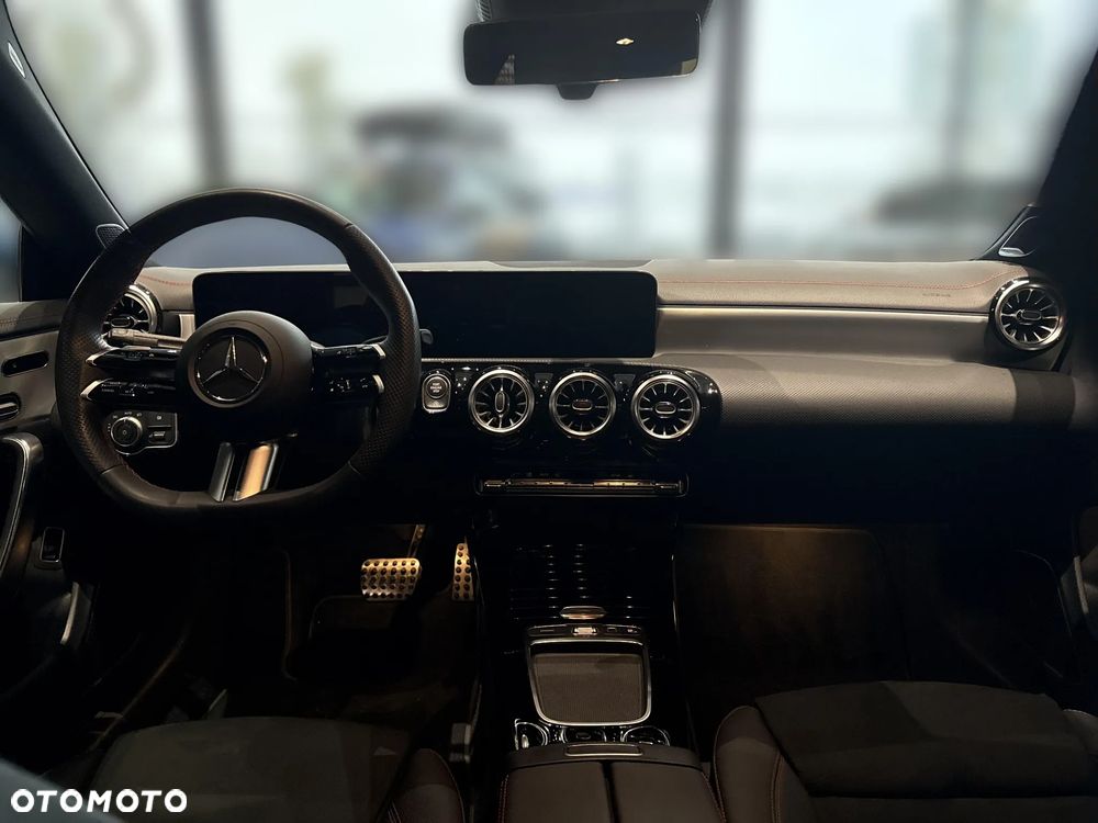 Mercedes-Benz CLA 200 d AMG Line 8G-DCT - 11