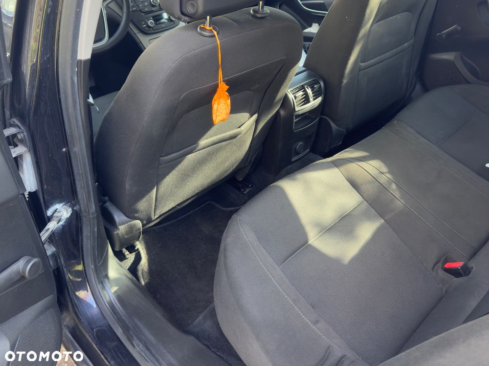 Opel Insignia 1.8 - 9