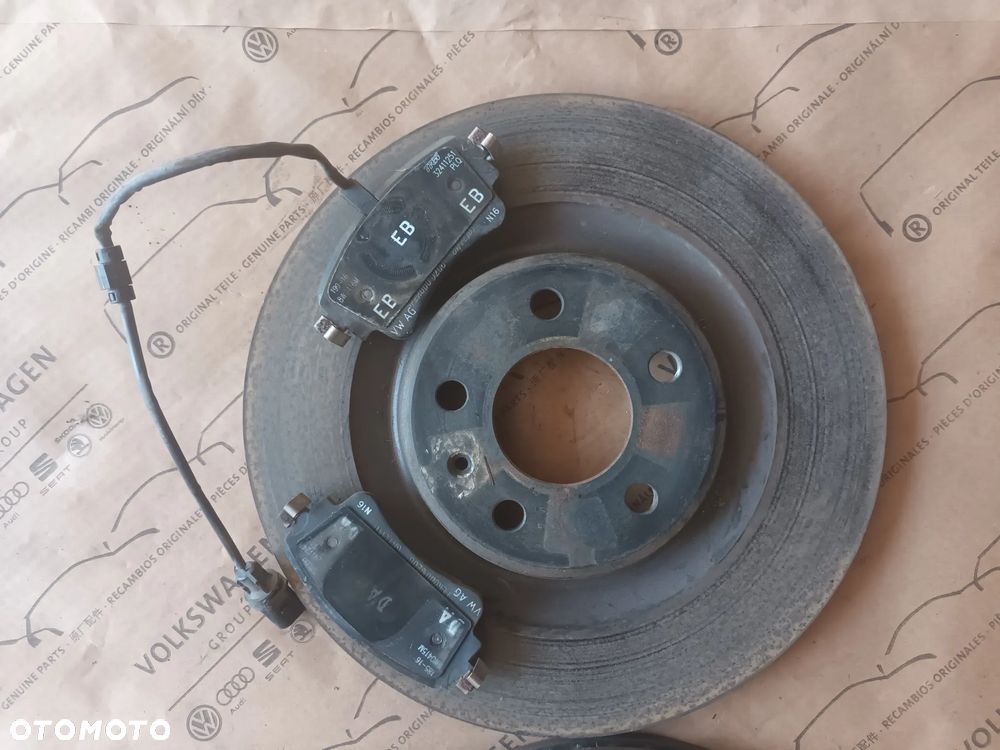 Audi A4 B9 8W komplet Tarcze Hamulcowe klocki tył 8W0615601K 330mm 72KM - 2