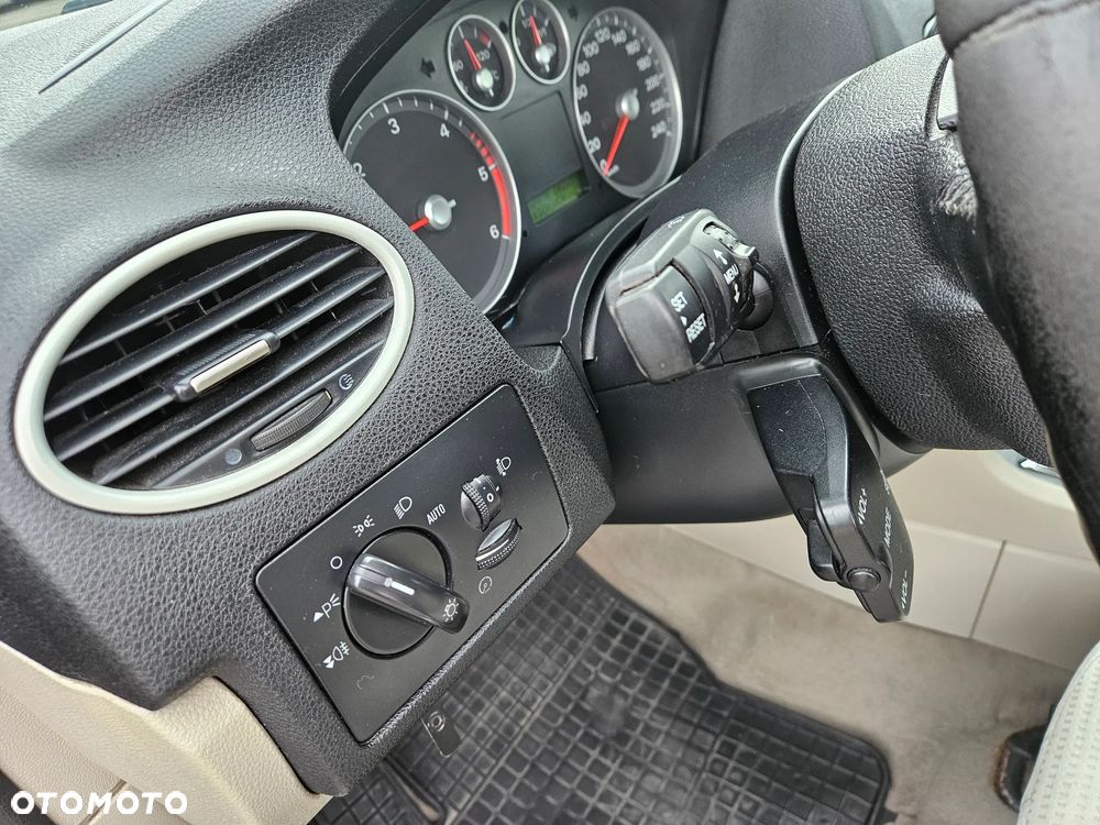 Ford Focus 1.6 TDCi Ghia - 27