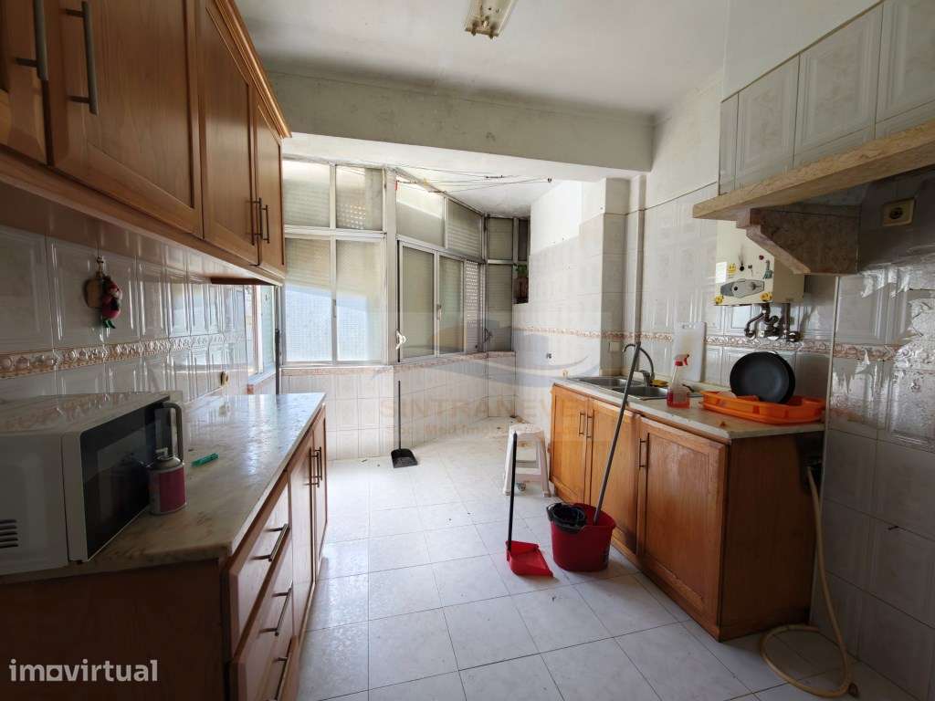 T3 totalmente remodelado numa das melhores zonas da Amadora - Grande imagem: 2/14