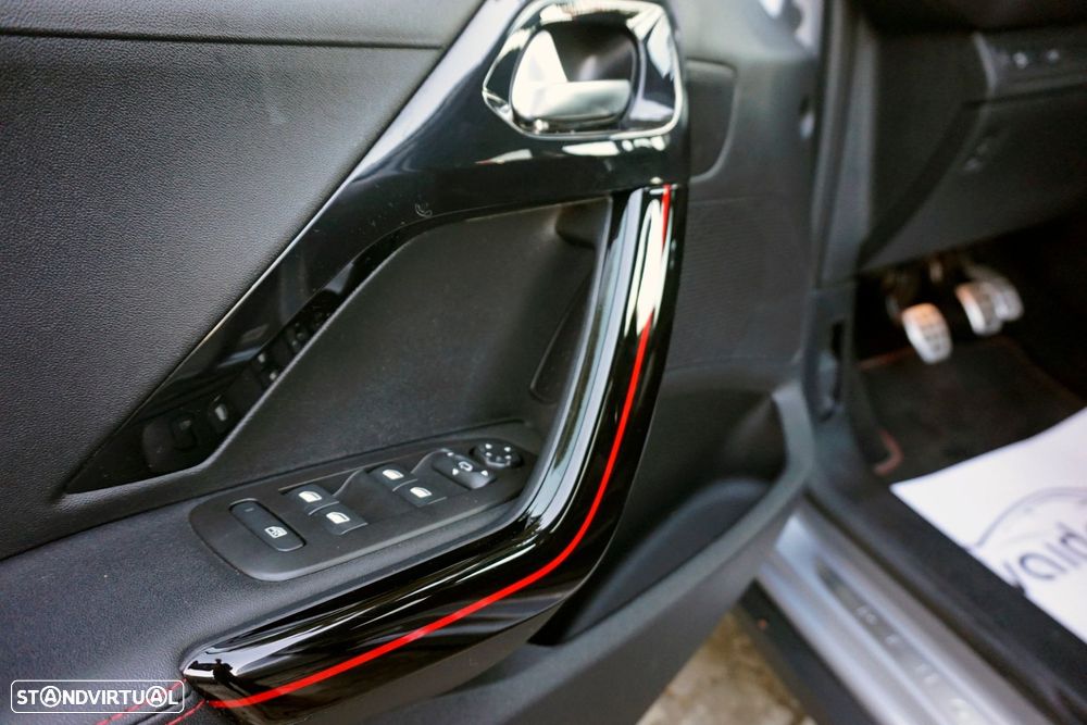 Peugeot 2008 1.2 PureTech GT Line - 9