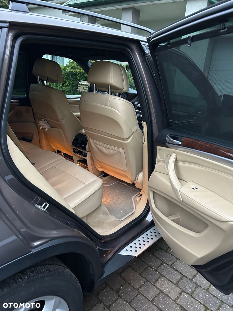 BMW X5 xDrive35d - 16