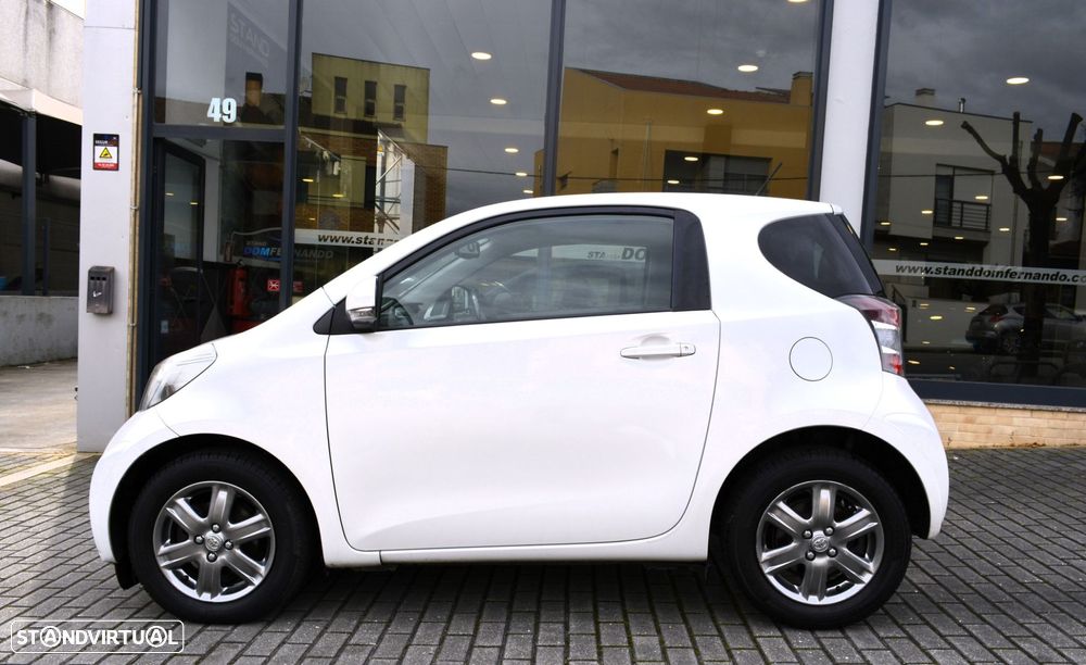 Toyota iQ 1.0 VVT-i Essential+AC - 44